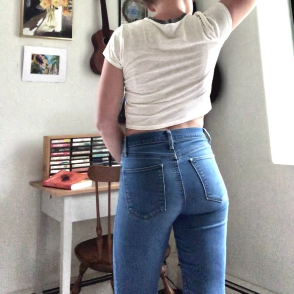 Cropped Off-White Tee with Grey Neckline - Picture 2 of 5